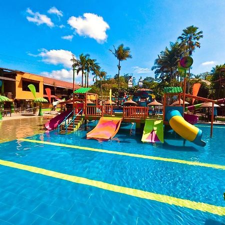 Hotel Hosteria D'Carlos Aqua Park Santo Domingo de los Colorados Exterior foto