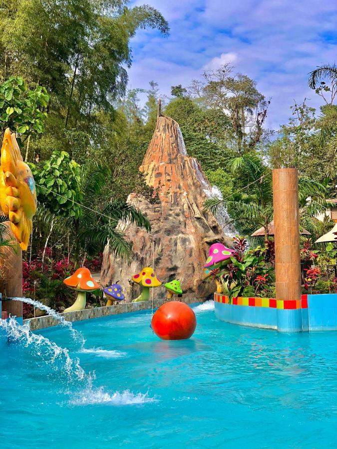 Hotel Hosteria D'Carlos Aqua Park Santo Domingo de los Colorados Exterior foto